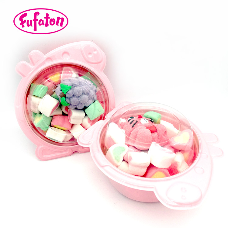 Marshmallows in bowl